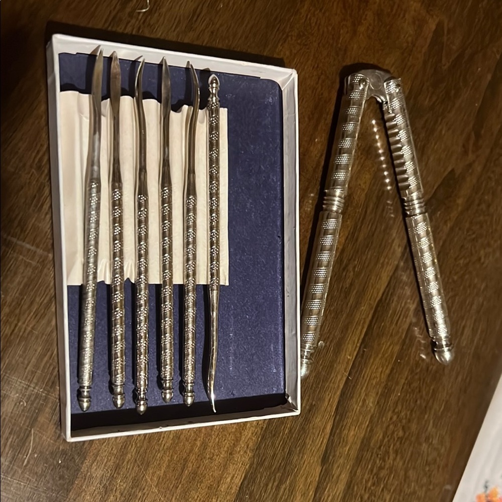 Elegant Silver Manicure Set